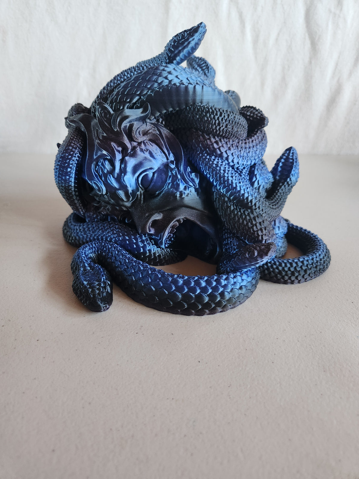 Medusa dice roller, figurines