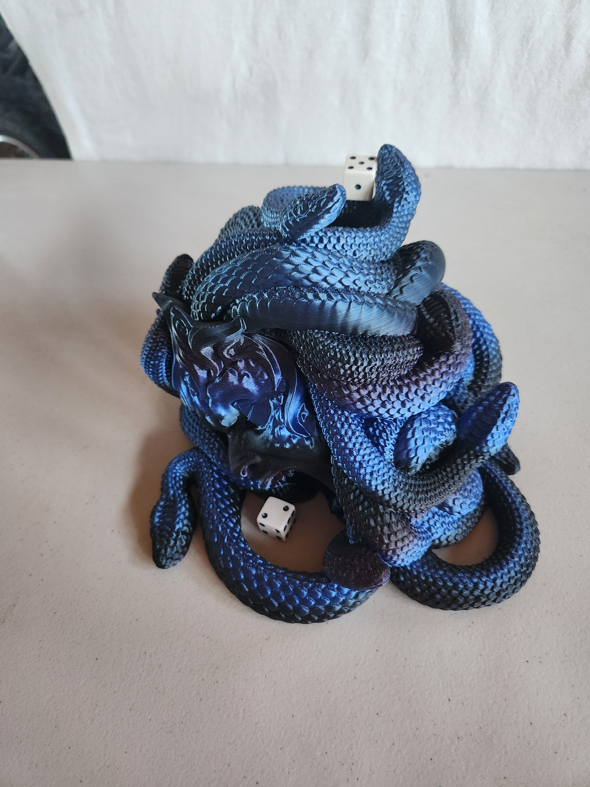 Medusa dice roller, figurines