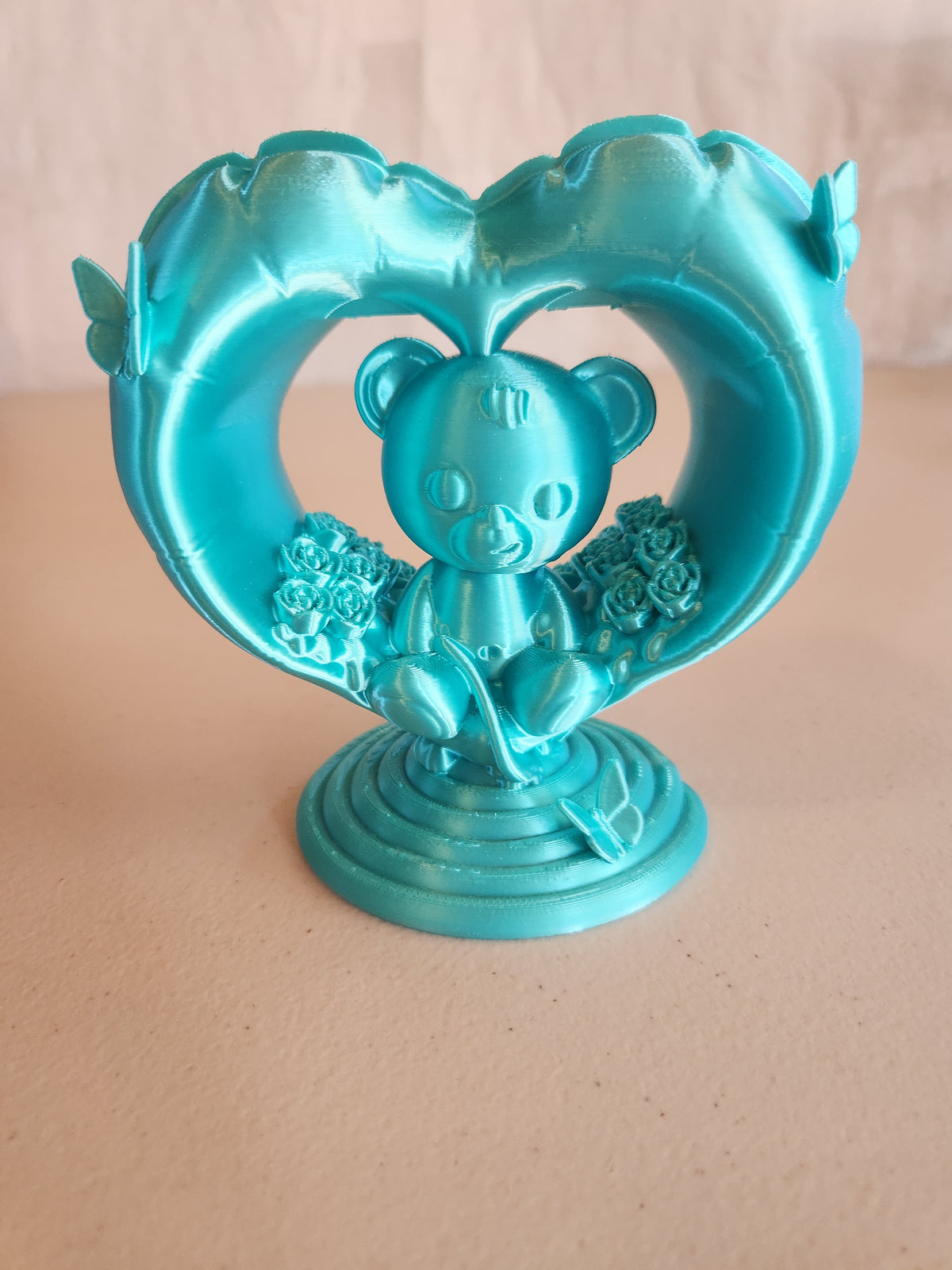 Balloon heart bear