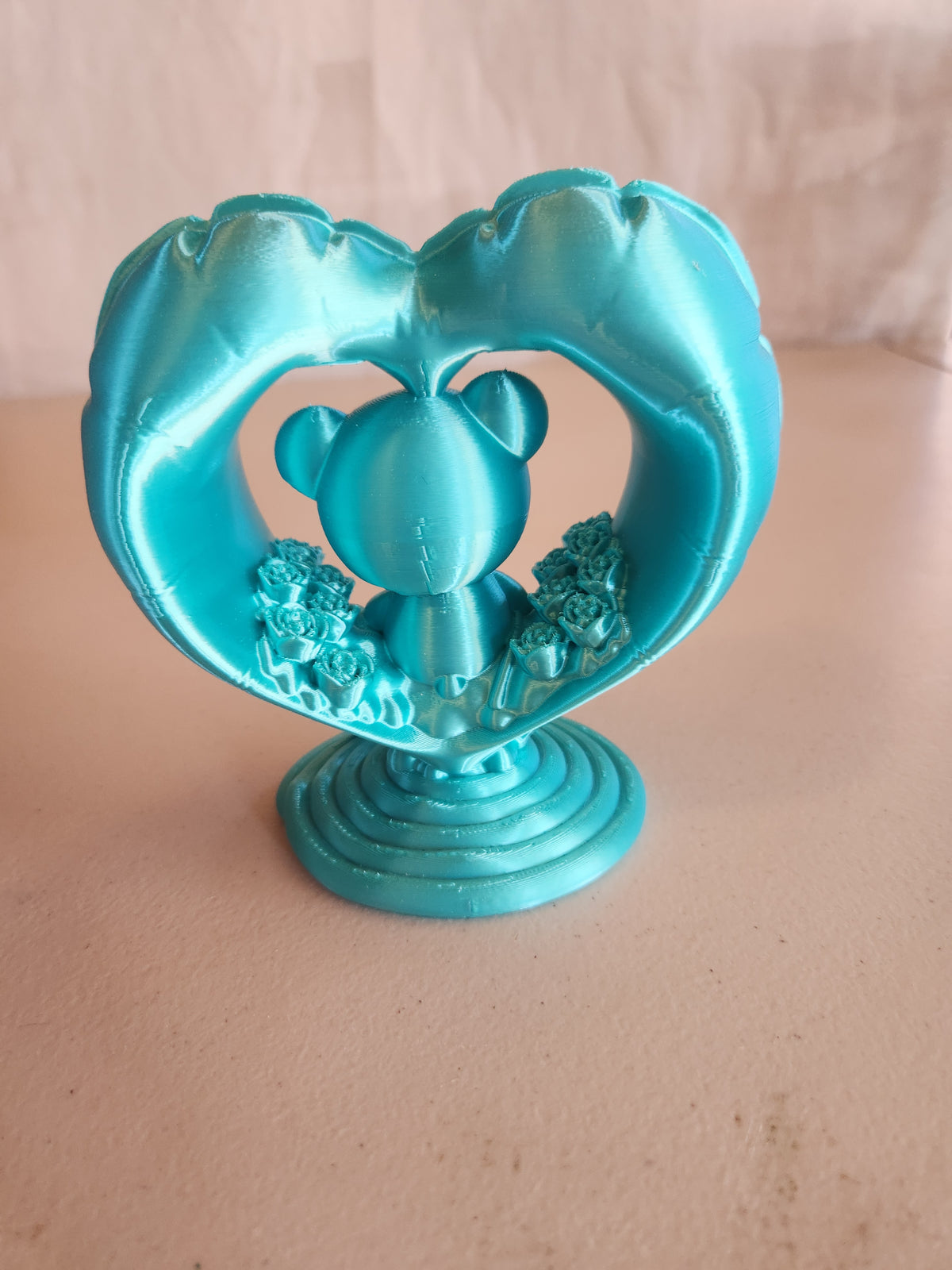 Balloon heart bear