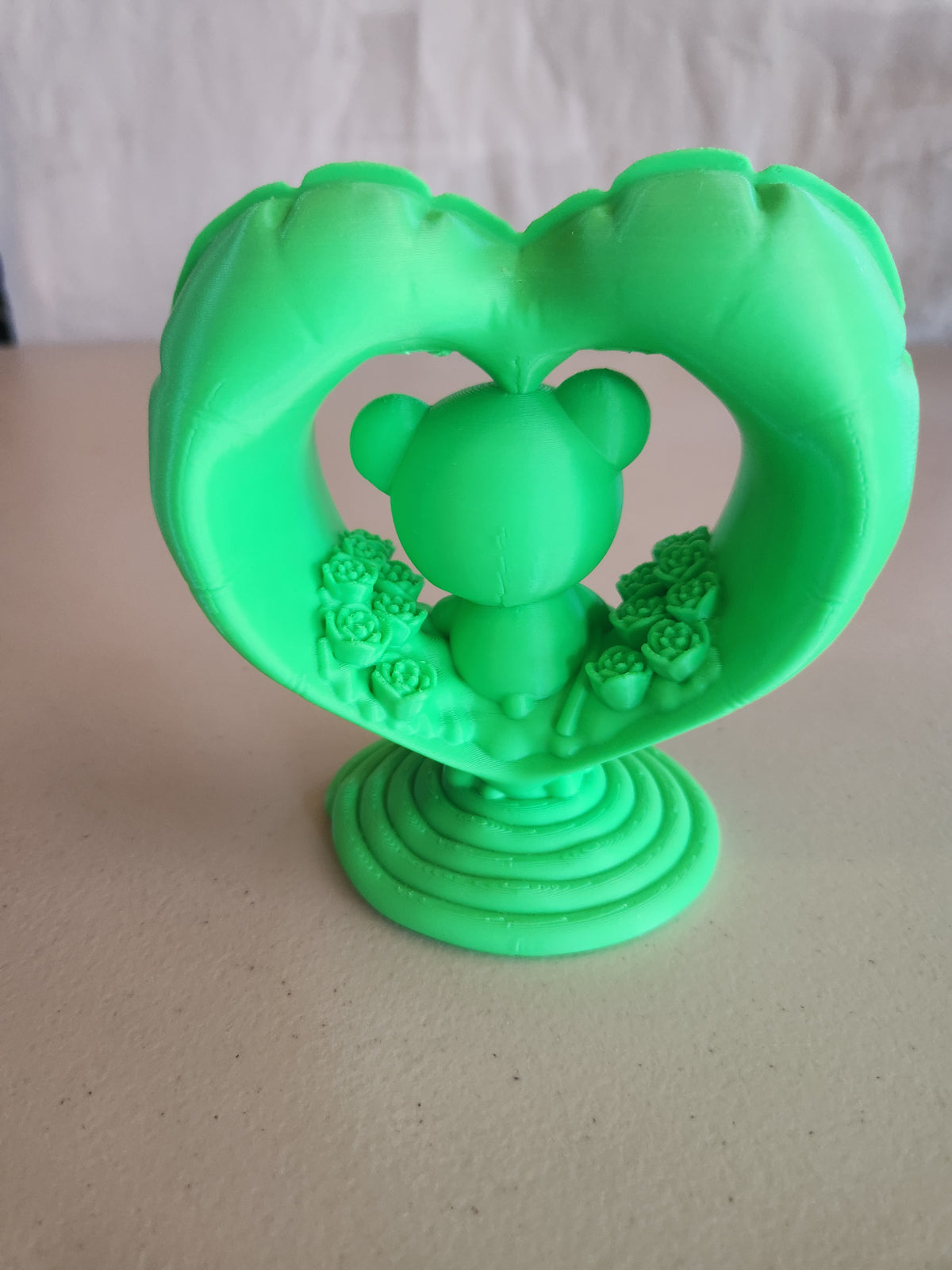 Balloon heart bear