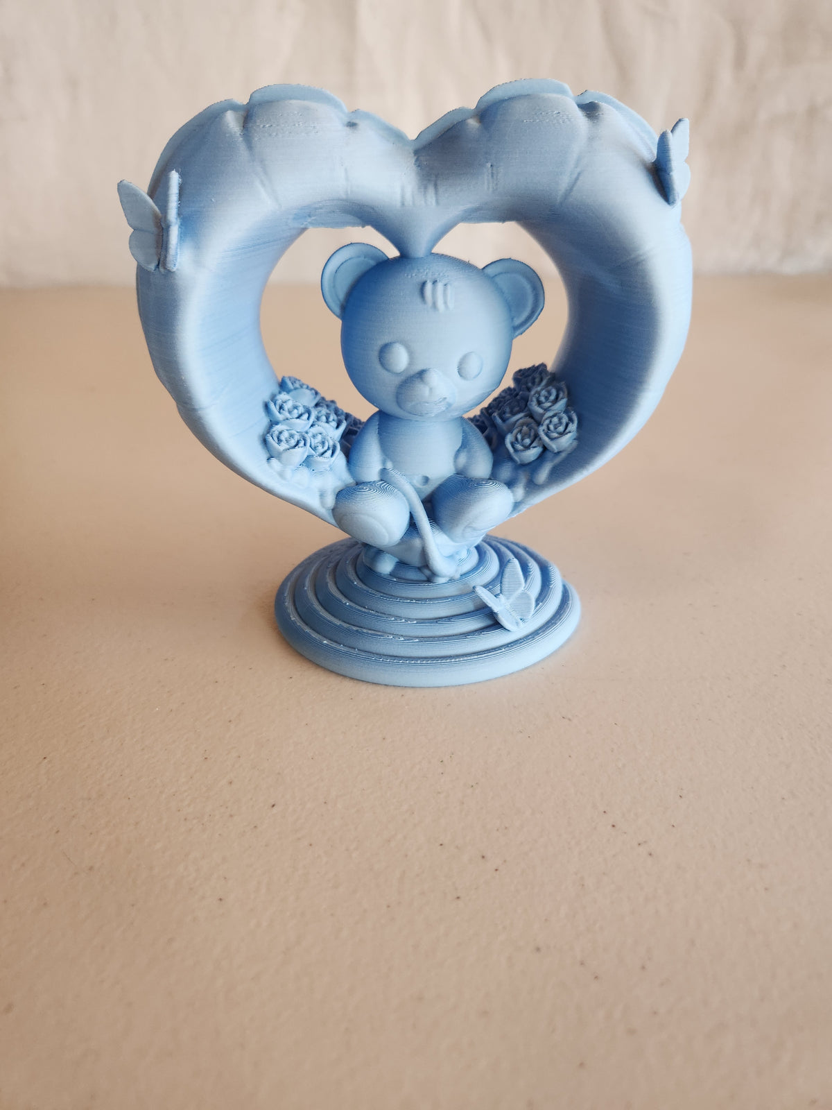 Balloon heart bear