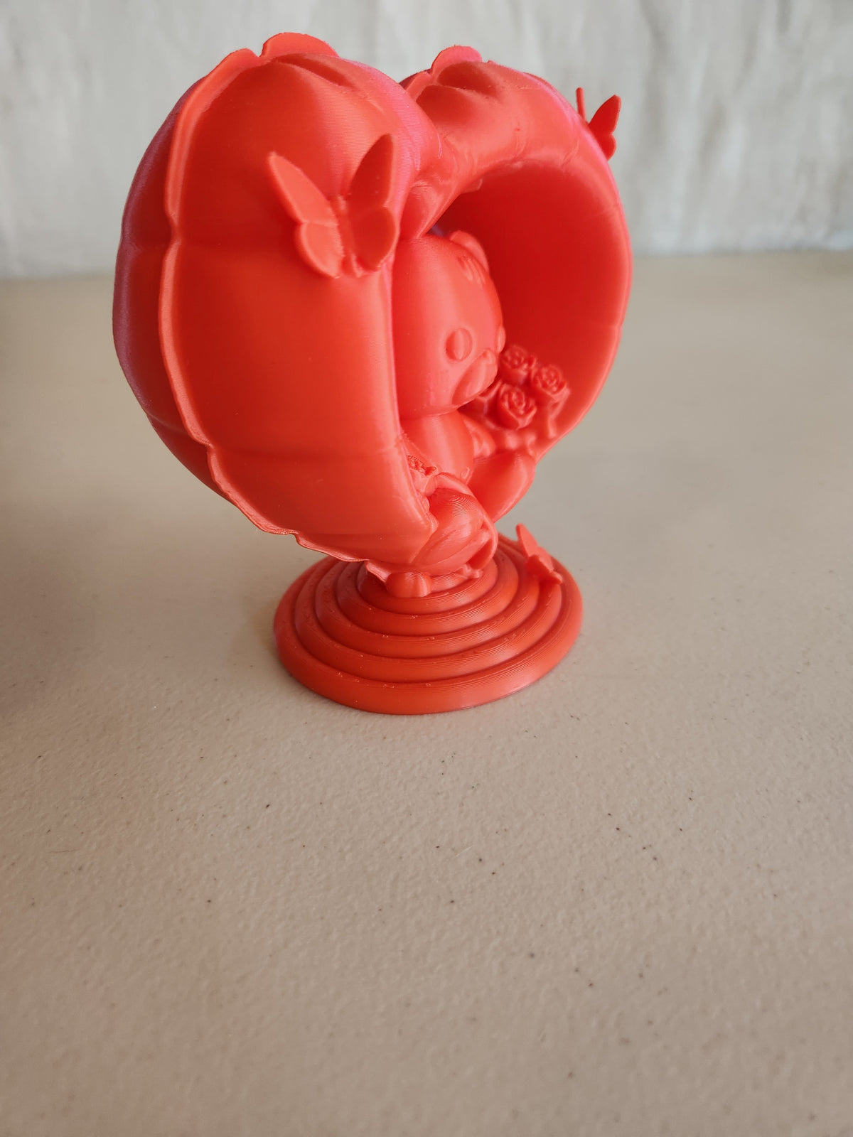 Balloon heart bear