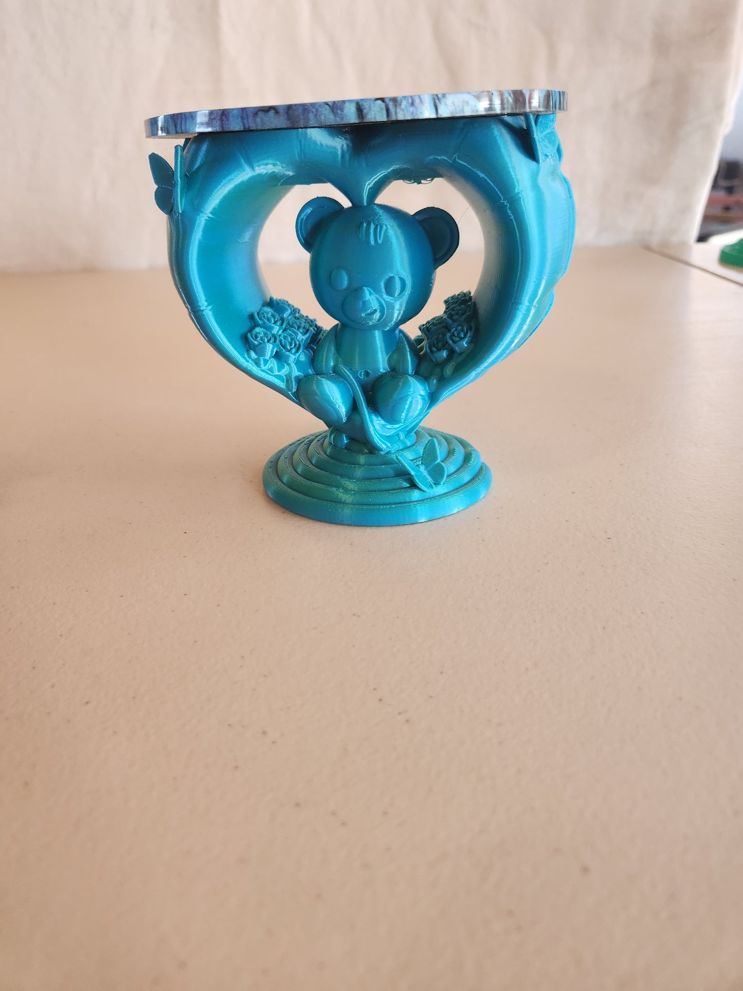 Balloon heart bear