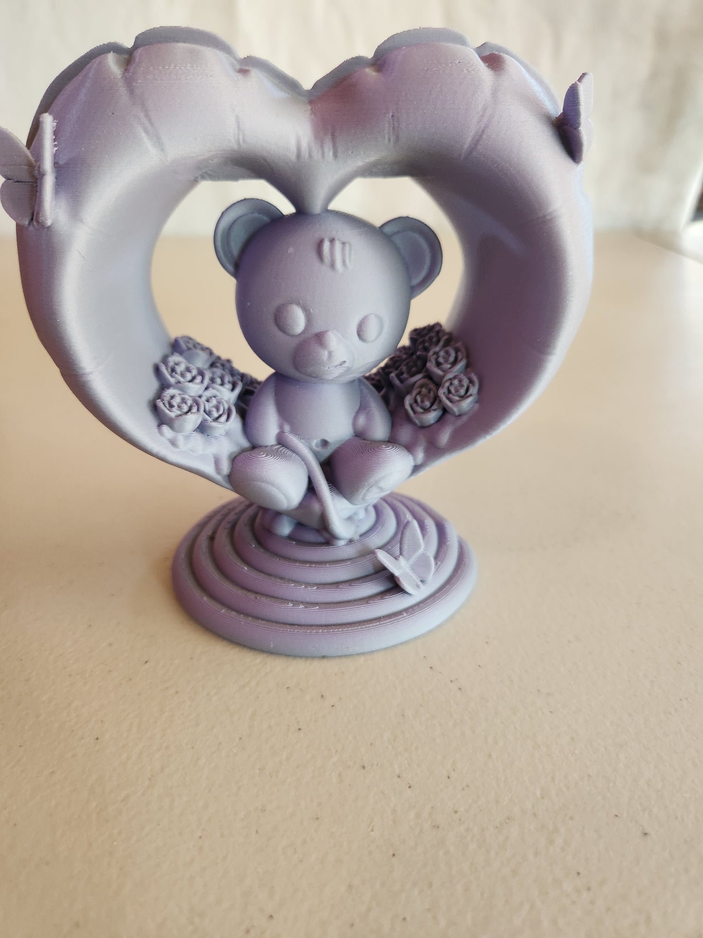 Balloon heart bear