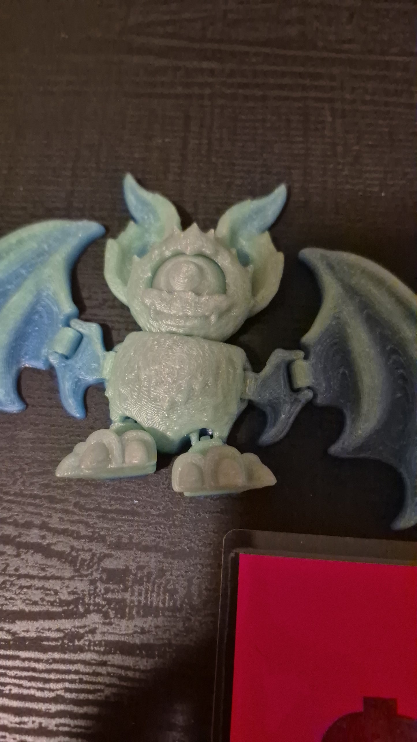 Eye moving bat