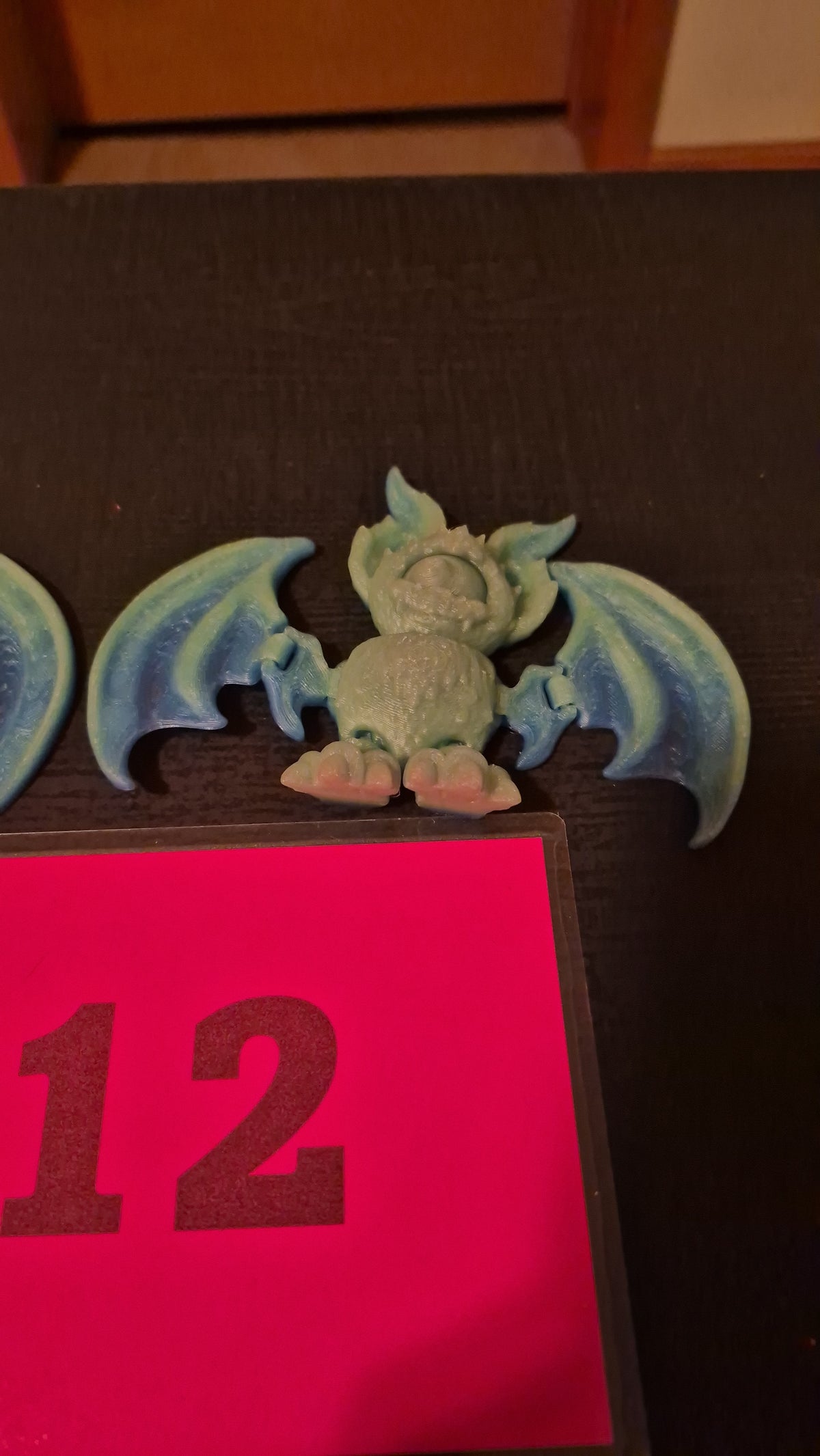 Eye moving bat