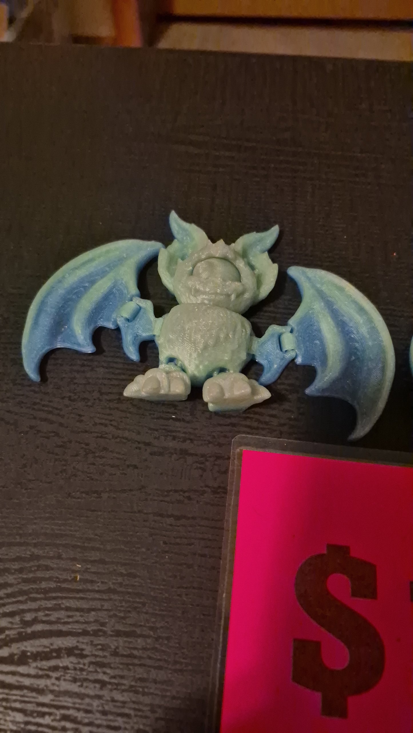 Eye moving bat